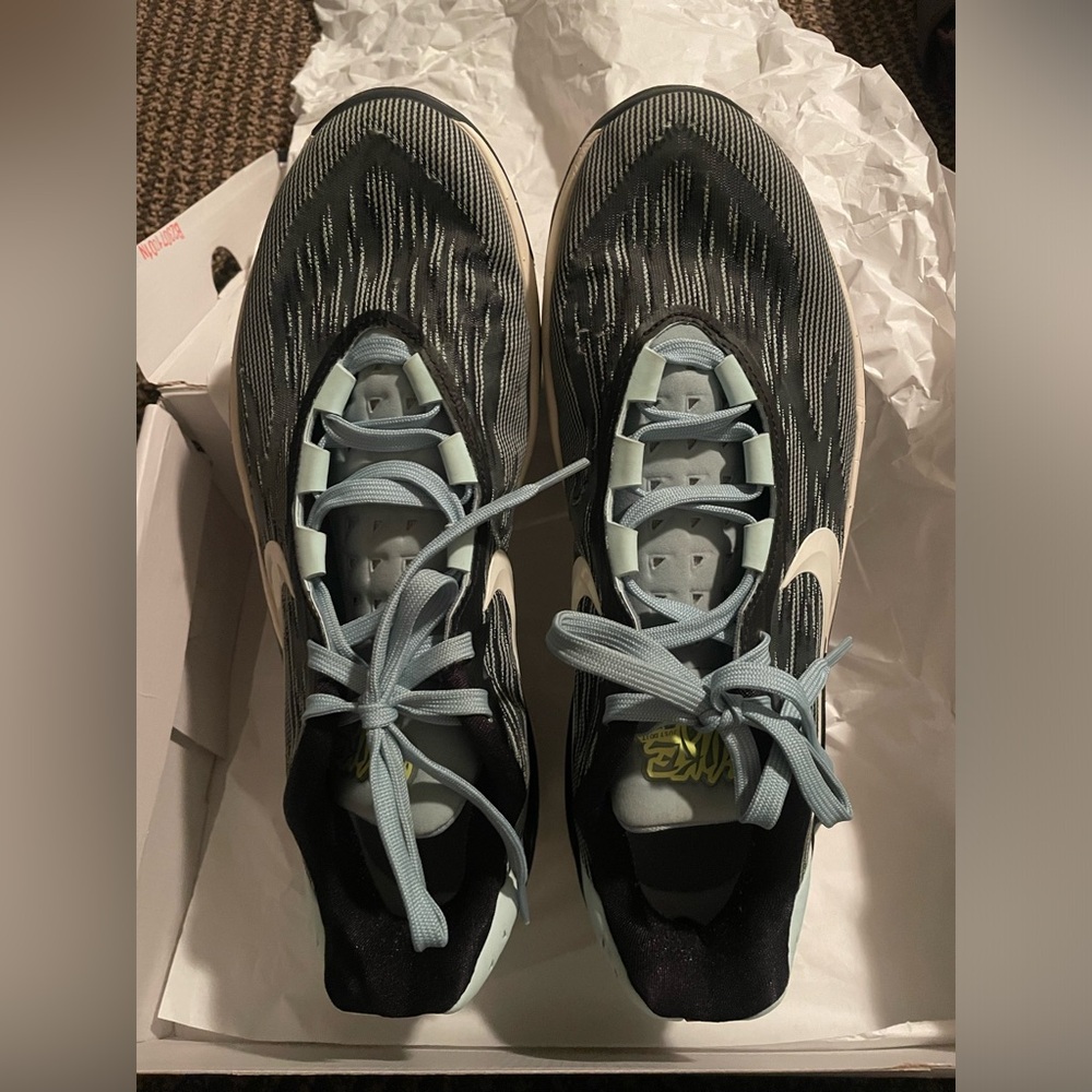 W NIKE ZOOM GT CUT 2.0